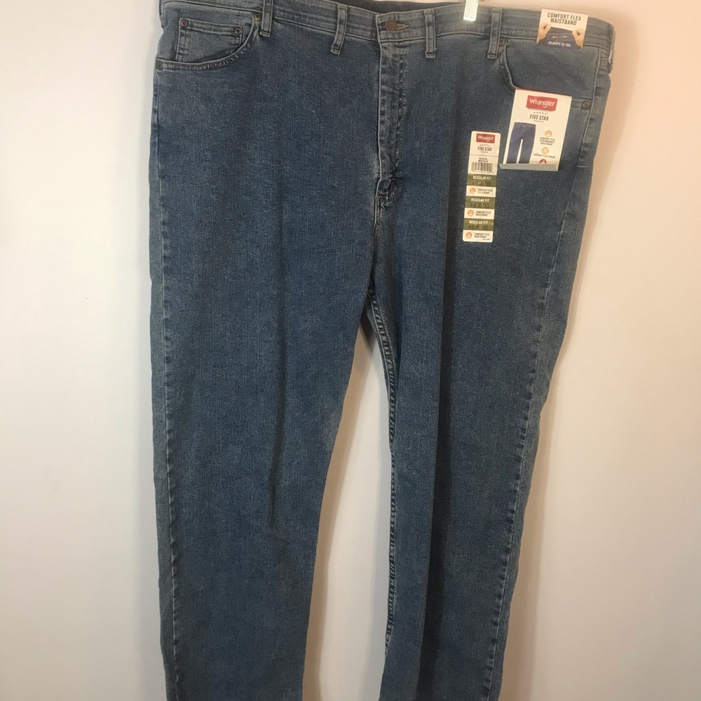 NWT Wrangler Regular Fit Comfort Flex Jeans
